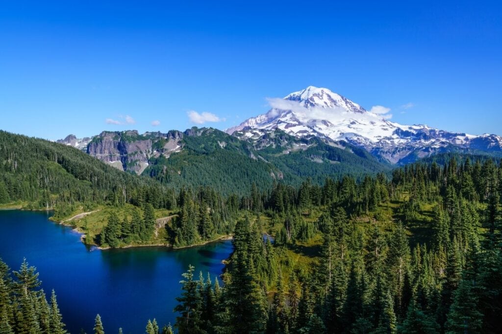 sunny day at Tolmie Peak Lookout hike in mt rainier national park