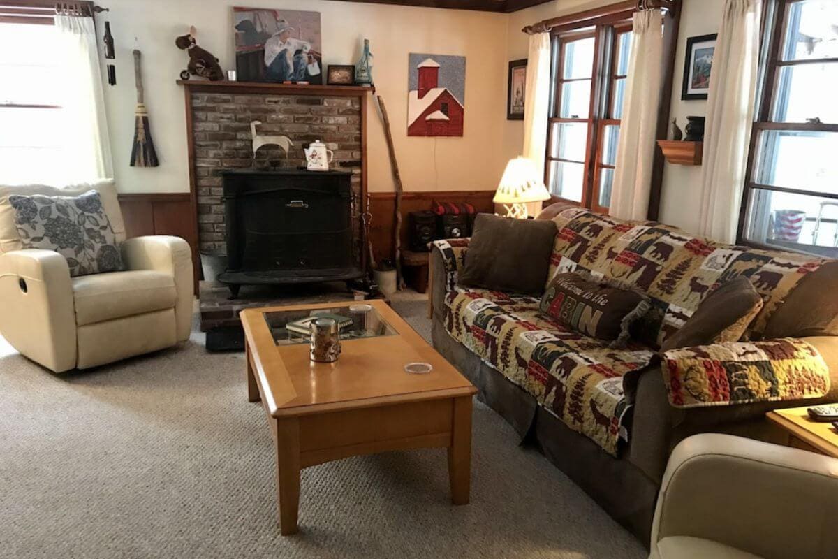 inside a cozy cabin vacation rental in north conway nh
