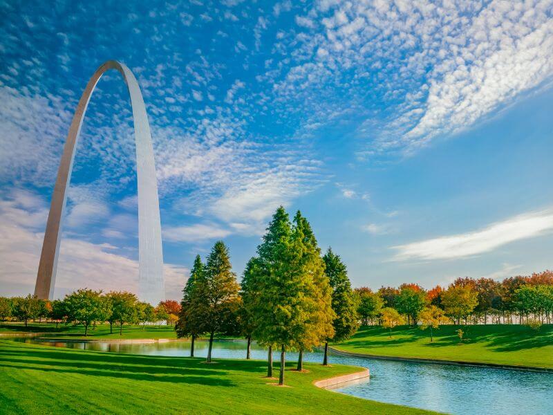 sunny day at gateway arch national park missouri