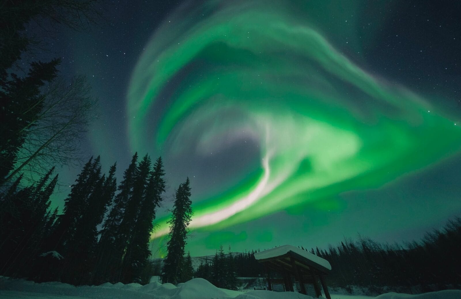 ULTIMATE Where & When To See The Northern Lights Guide - Dani The Explorer