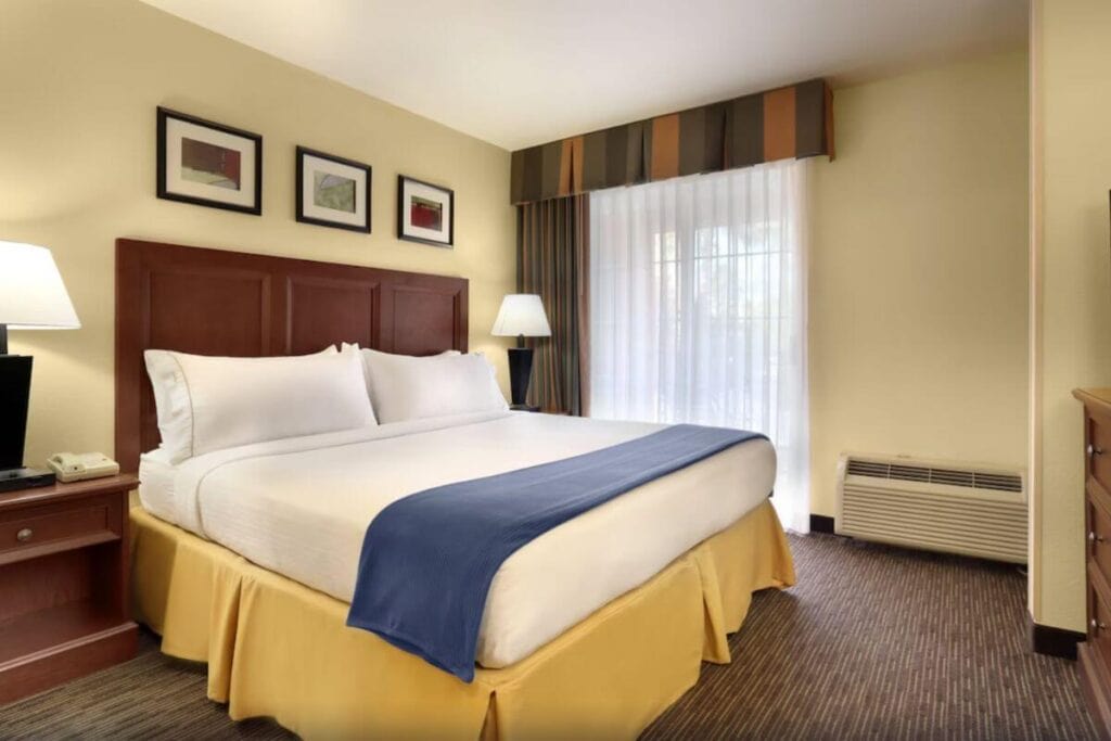 room at Holiday Inn Express Hotel & Suites Scottsdale