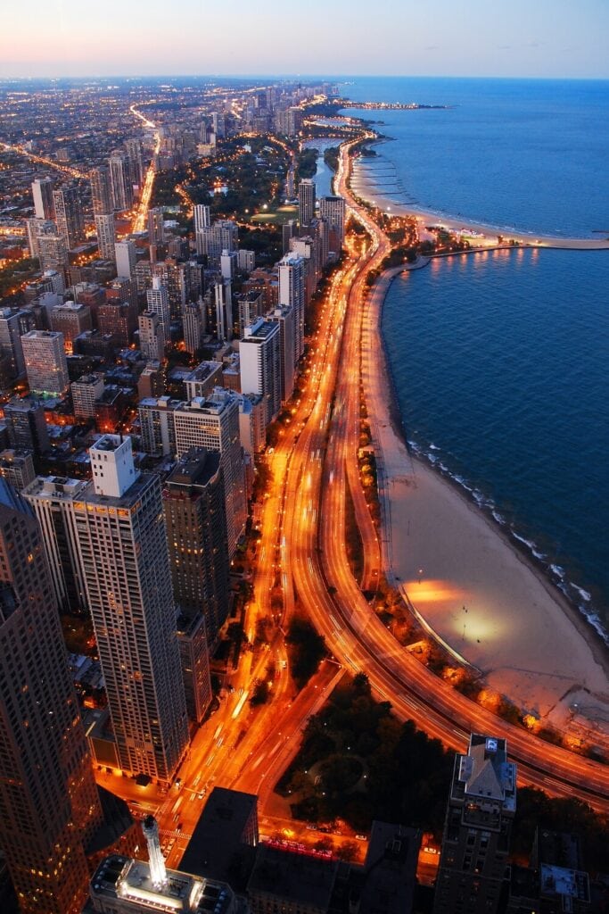 evening shot of lakeshore drive chicago