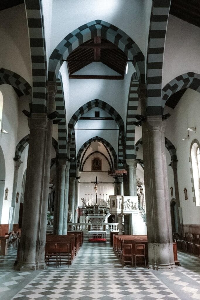 view inside Church of San Giovanni Battista monterosso