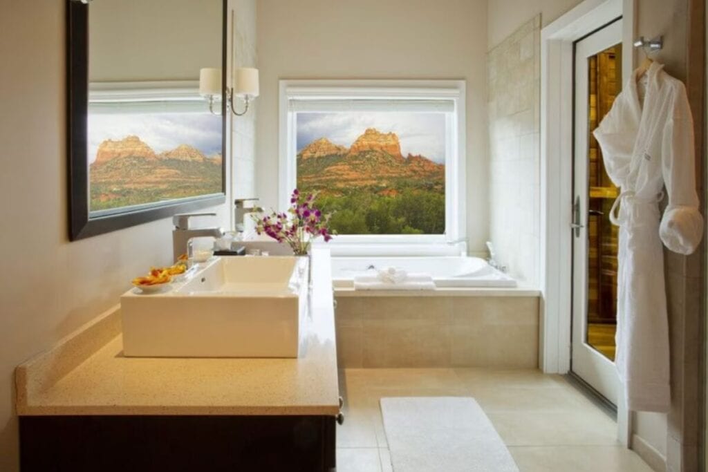 L’Auberge de Sedona bathroom with a view of red rocks