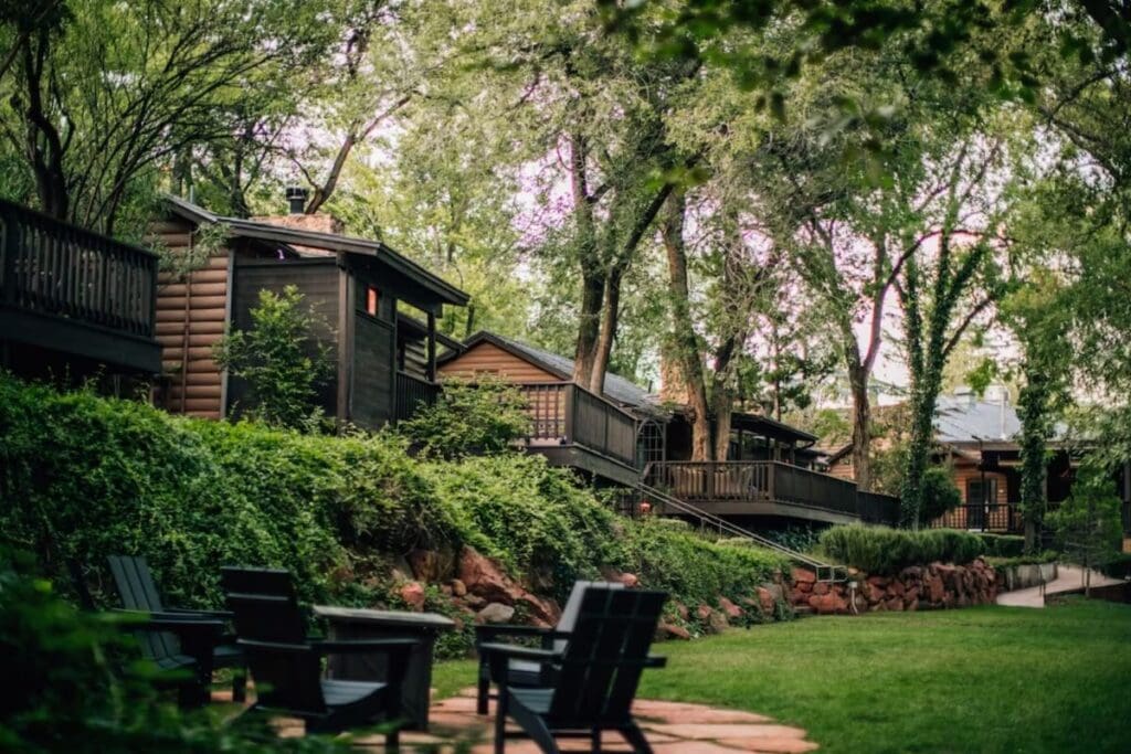 outdoor cottages in L’Auberge de Sedona