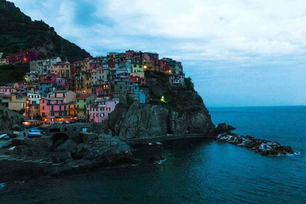 sunset settling in over manarola cinque terre